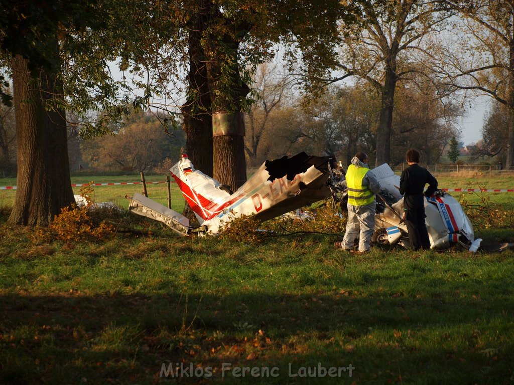 Kleinflugzeug abgestuerzt Sankt Augustin Meindorf P205.JPG